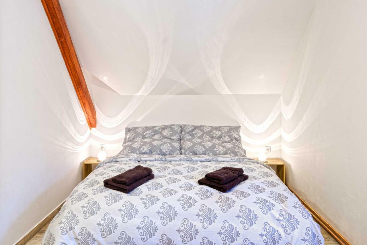 Snekolend Hotel Рокитнице над Ийзероу Екстериор снимка