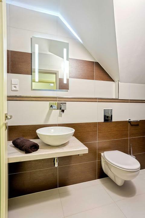 Snekolend Hotel Рокитнице над Ийзероу Екстериор снимка