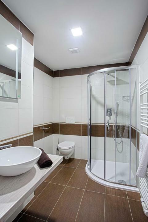 Snekolend Hotel Рокитнице над Ийзероу Екстериор снимка